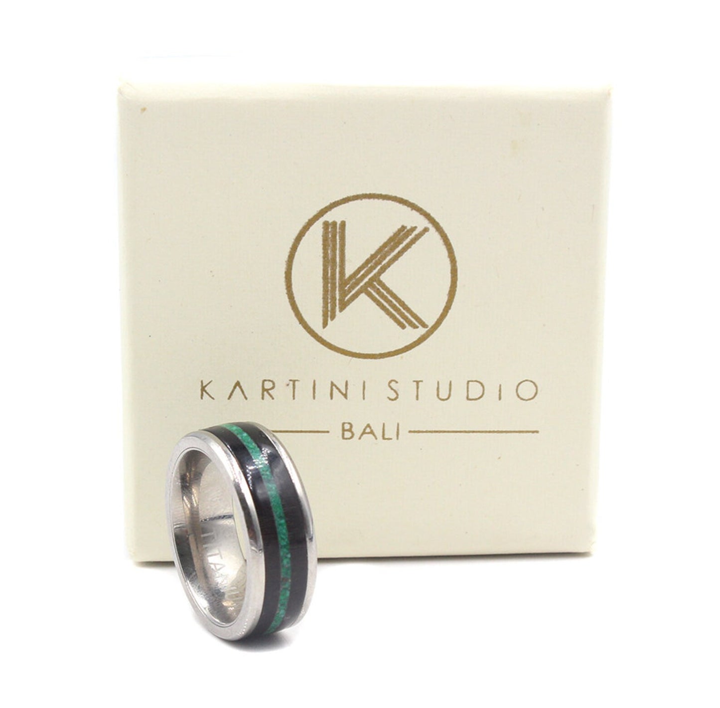 Ring aus Büffelhorn und Malachit