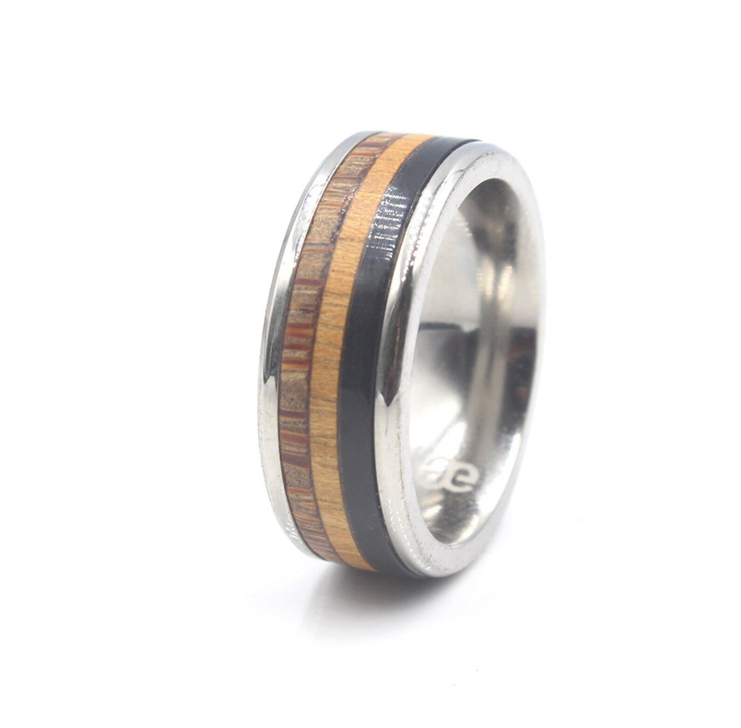 Ring aus schwarzem Büffelhorn, Kokosnussholz und Jackfruchtholz