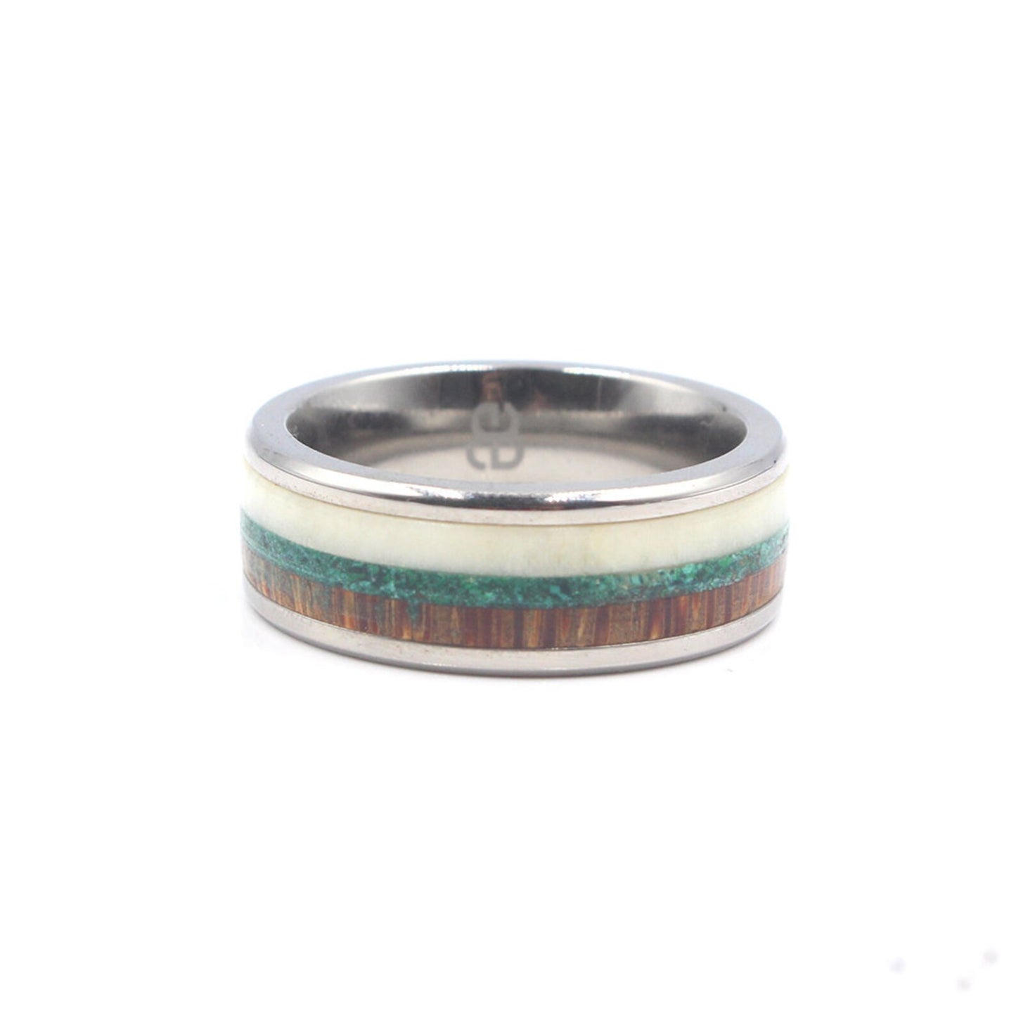 Ring aus weißem Stierhorn, Kokosnussholz und Malachit