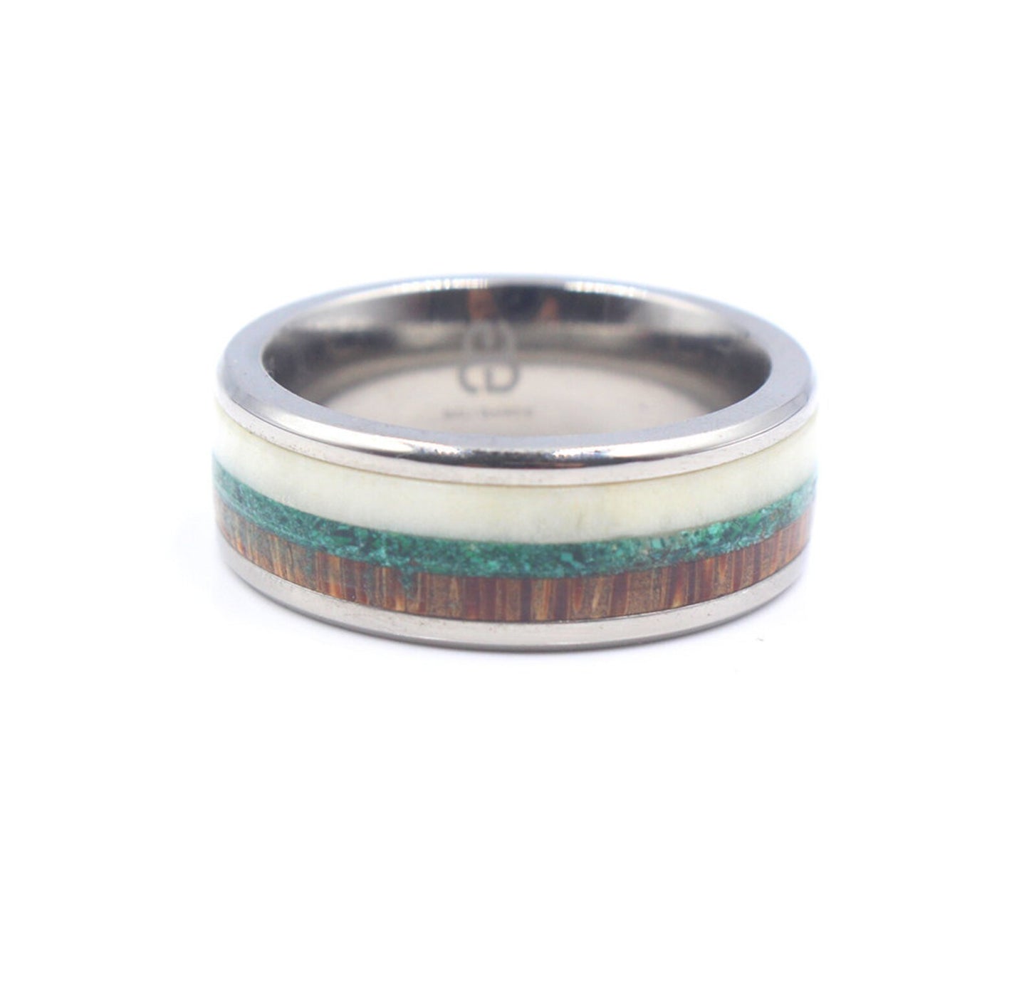 Ring aus weißem Stierhorn, Kokosnussholz und Malachit
