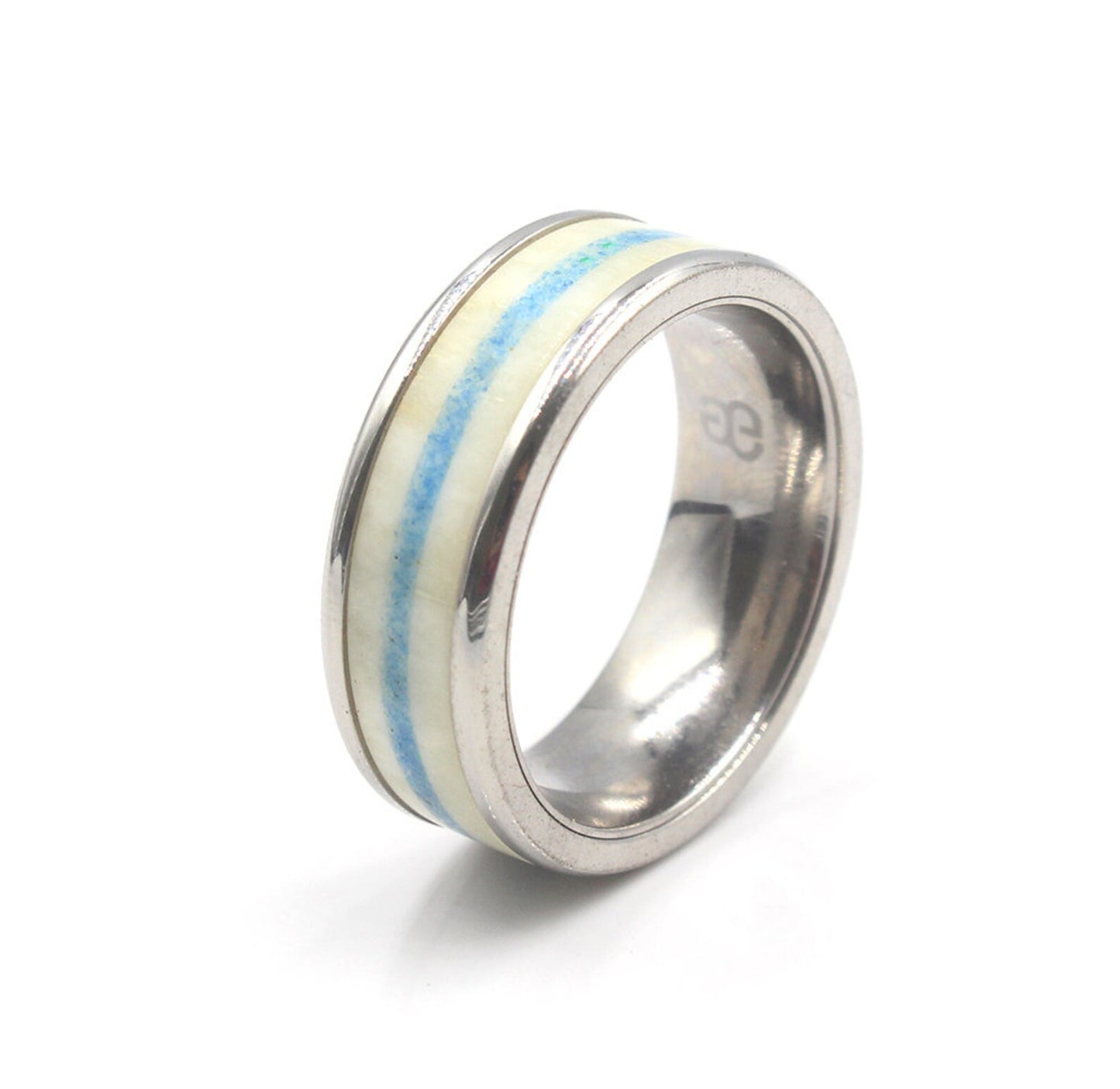 Ring aus weißem Stierhorn und Türkis