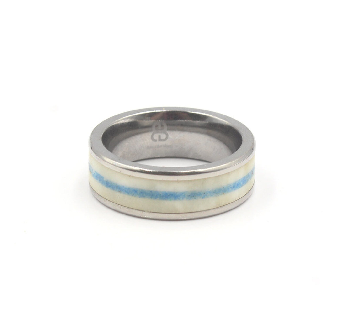 Ring aus weißem Stierhorn und Türkis