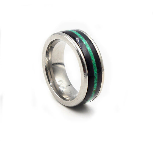 Ring aus Büffelhorn und Malachit
