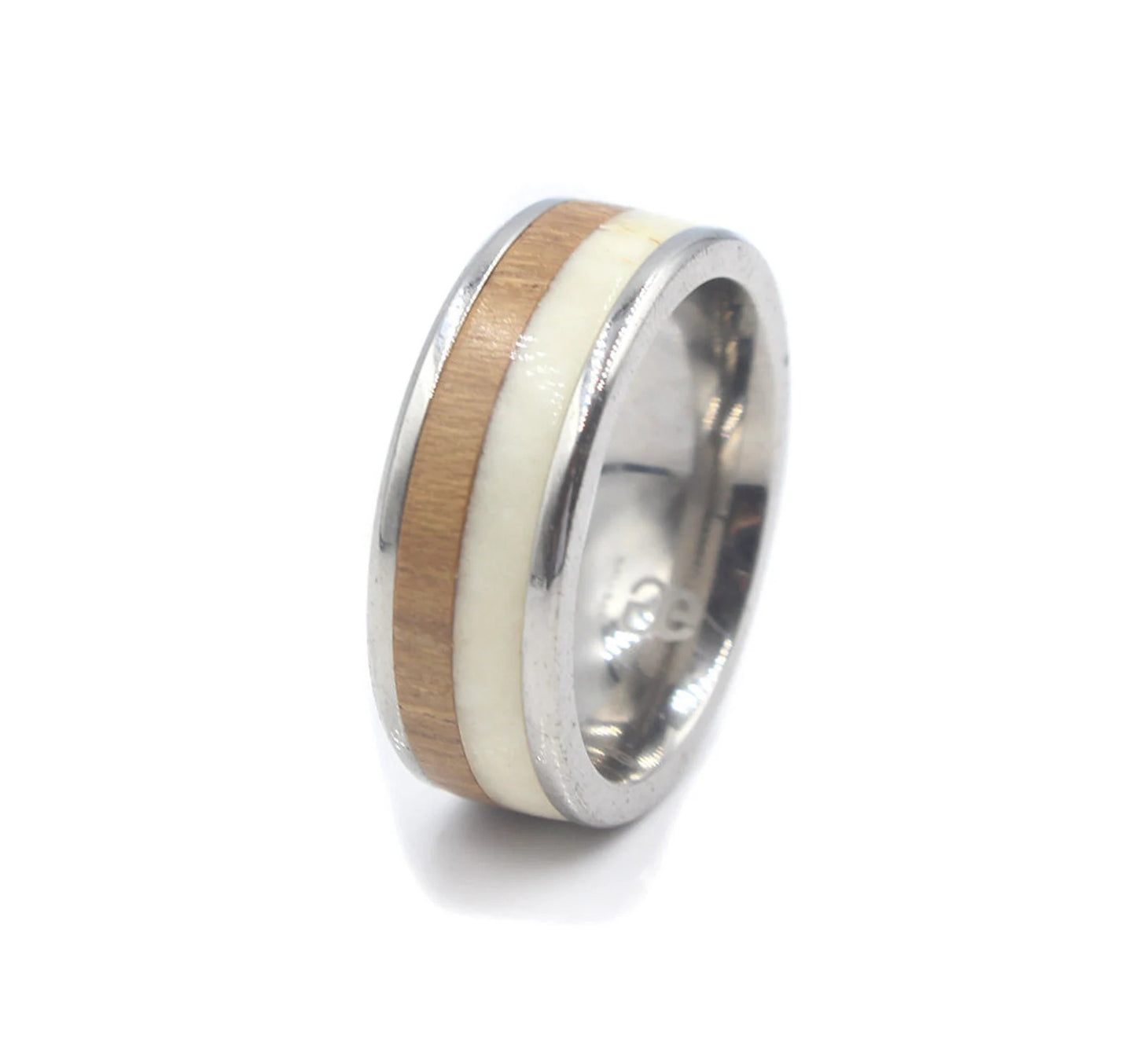 Ring aus weißem Stierhorn und Teakholz