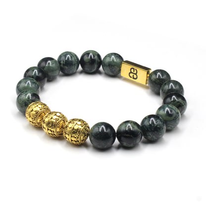 Dunkelgrüne Nephrit-Jade und Gold 