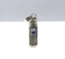 Load image into Gallery viewer, Sterling Silver and Topaz